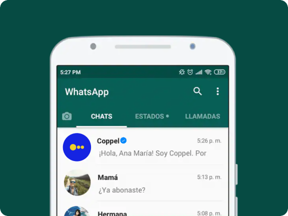 Teléfono inteligente que muestra una interfaz de aplicación de whatsapp con varios mensajes de chat e imágenes.