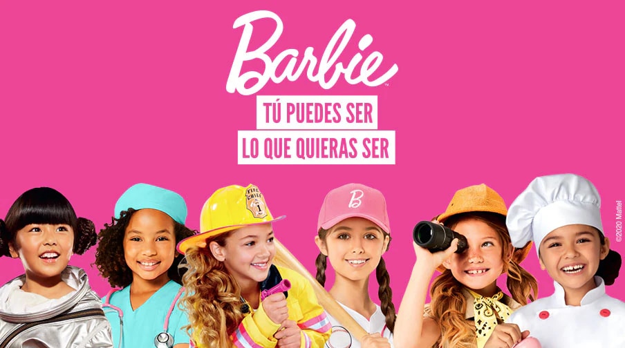 Barbie. Tú puedes ser lo que quieras ser. Composición de: 6 modelos niñas con vestimenta de profesiones; astronauta, médica, bombera, beisbolista, antropóloga, y chef. Pulsa aquí para ver más productos Barbie.