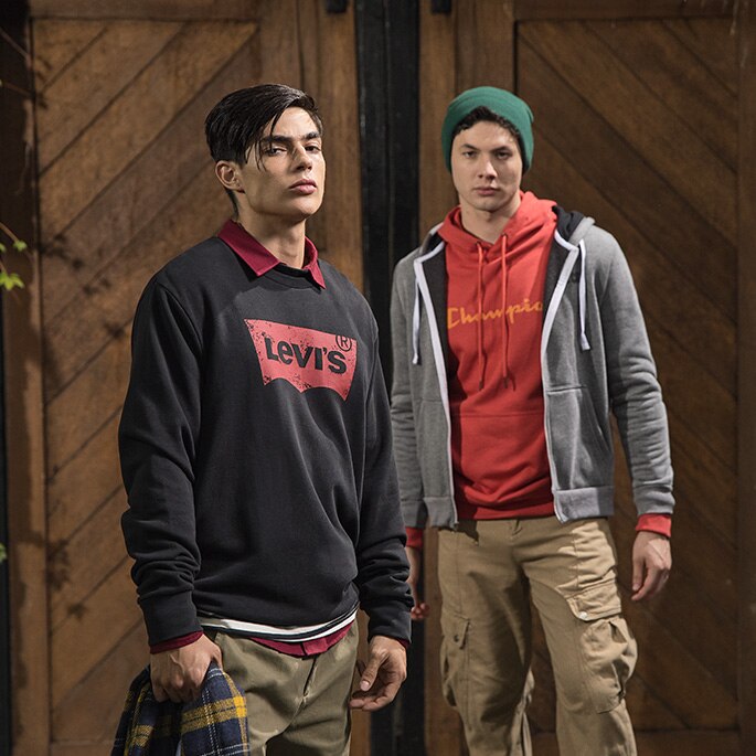 Suéteres y sudaderas. Pulsa aquí para ver variedad.