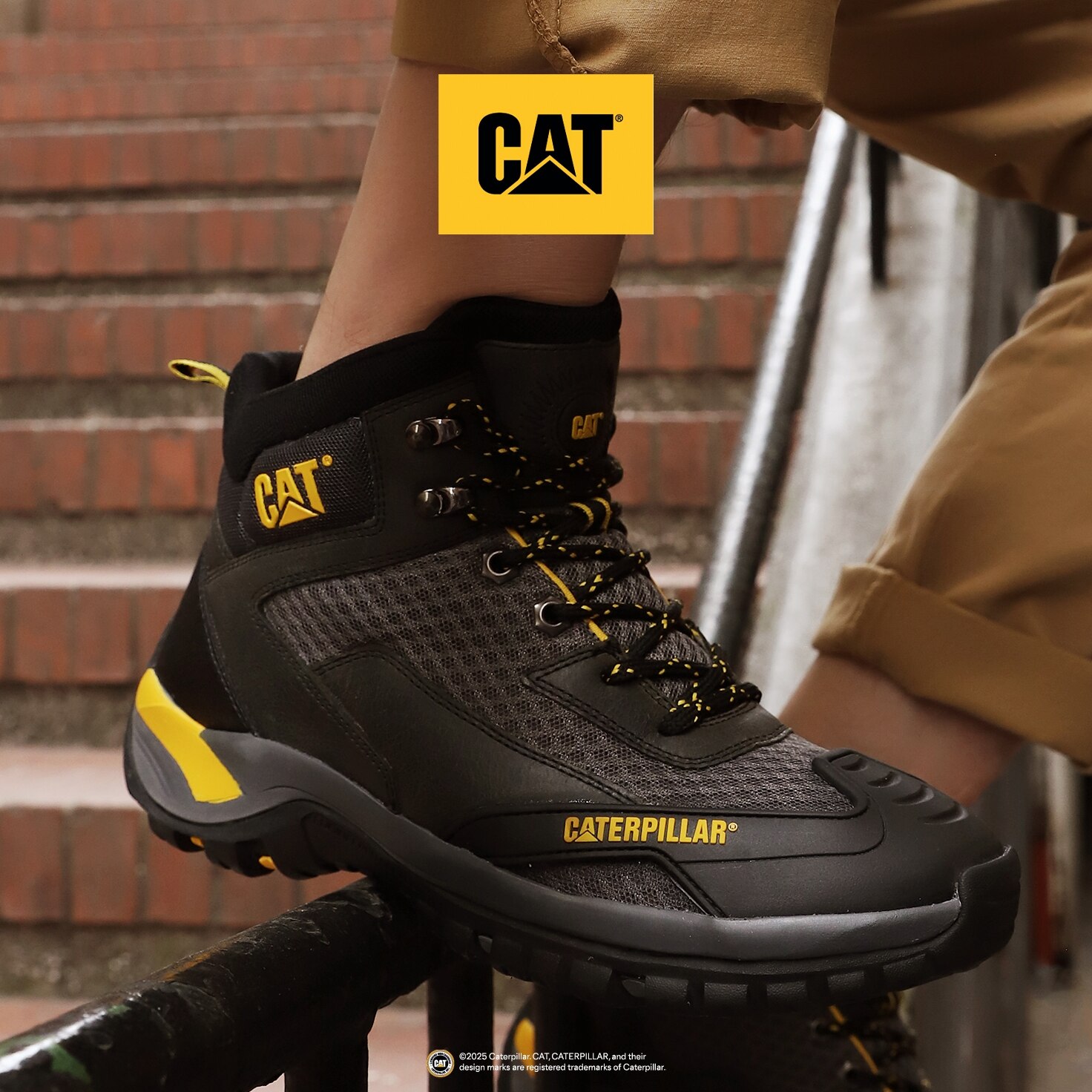 Acercamiento de calzado CAT. Pulsa aquí para descubrir estilos.