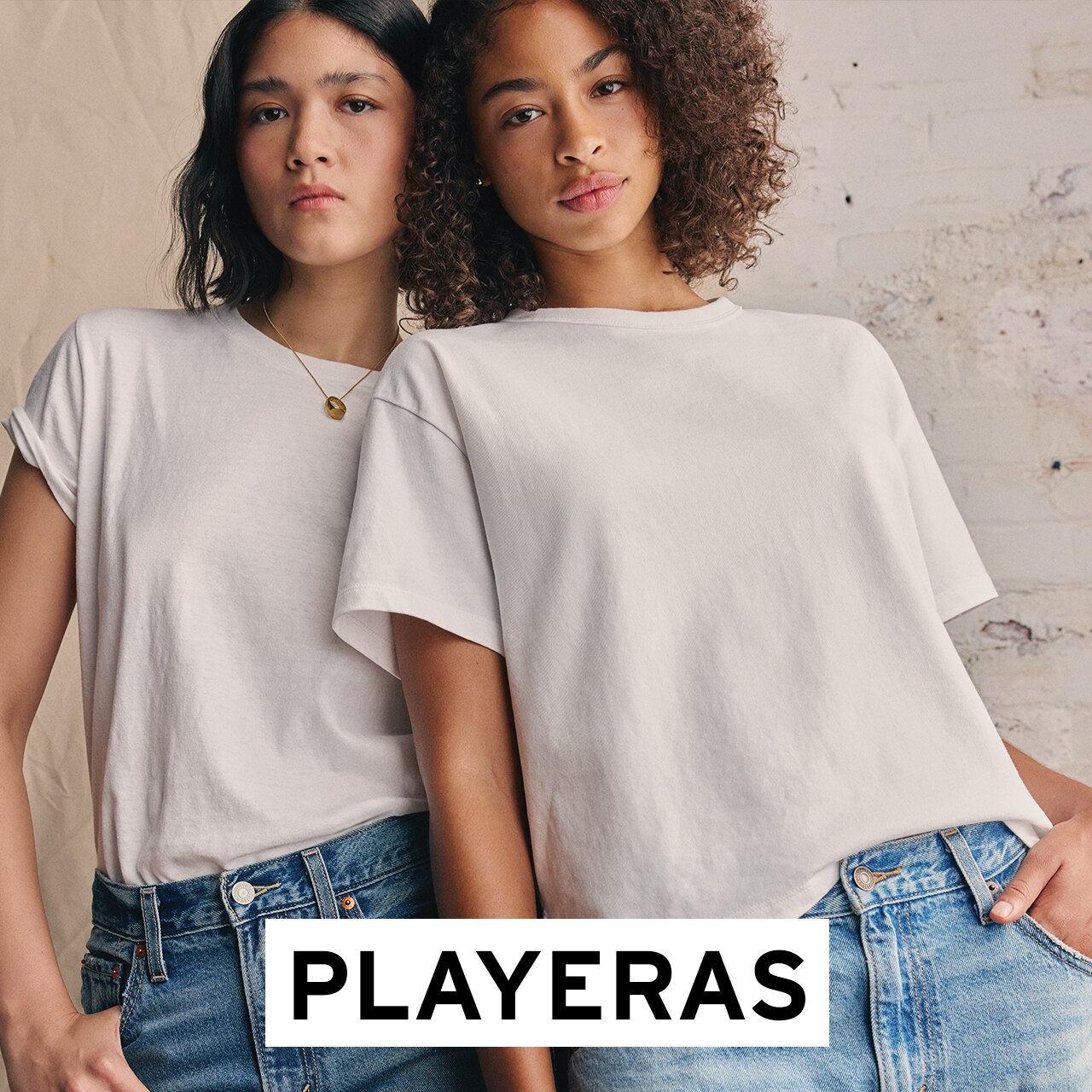 Pulsa aquí para ver playeras de la marca Levi's.
