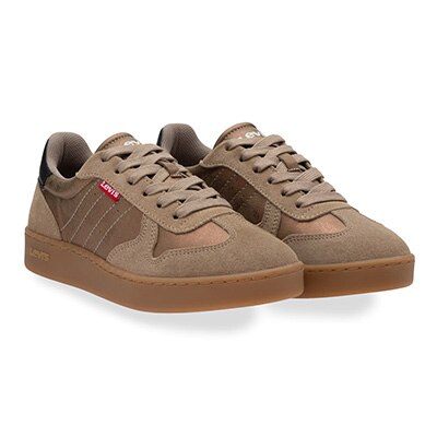 Tenis casuales. Pulsa aquí para comprar.