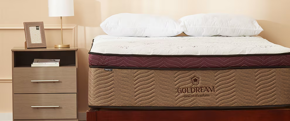 Composición de recámara con colchón Goldream. Pulsa aquí para ver tamaños de colchones disponibles.