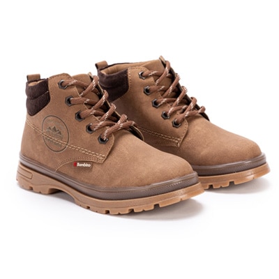 Botas para niño. Pulsa aquí para comprar.