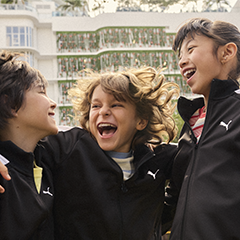 Pulsa aquí para encontrar ropa deportiva infantil de la marca Puma.