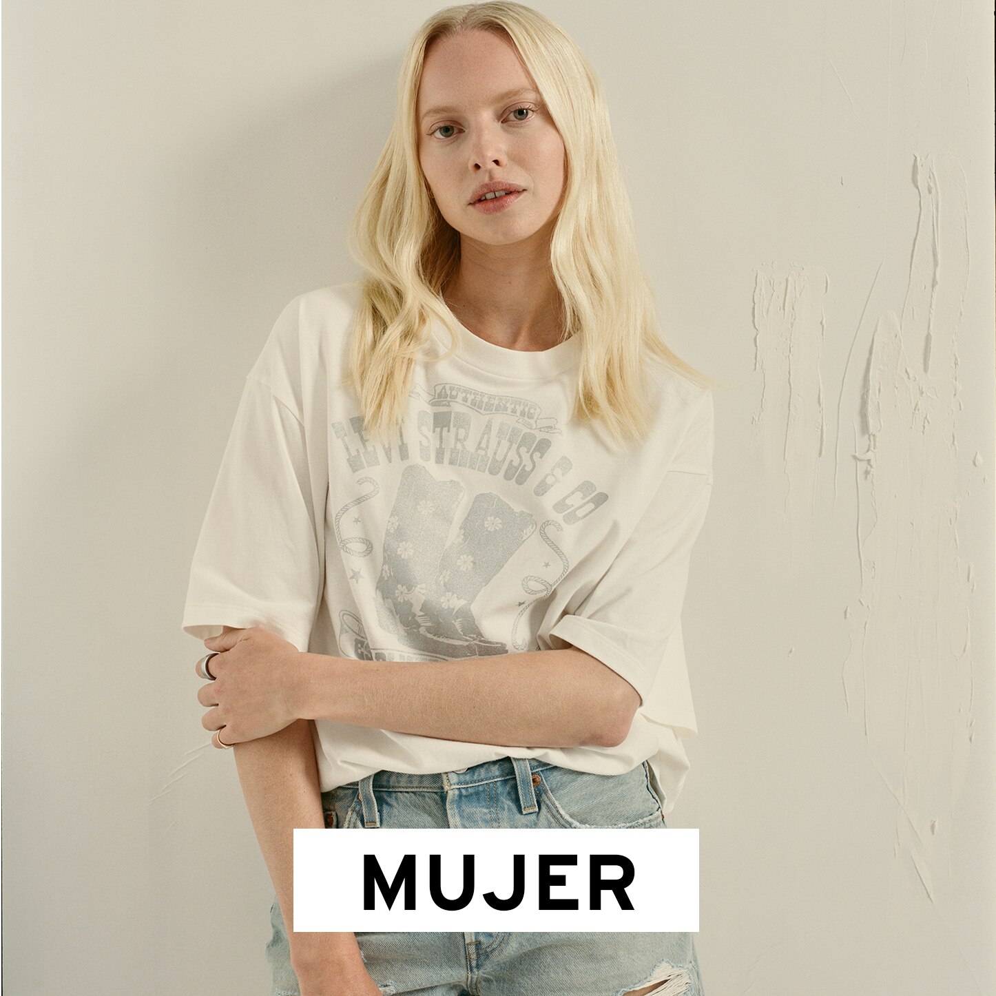 Pulsa aquí para ver ropa Levi's para mujer.