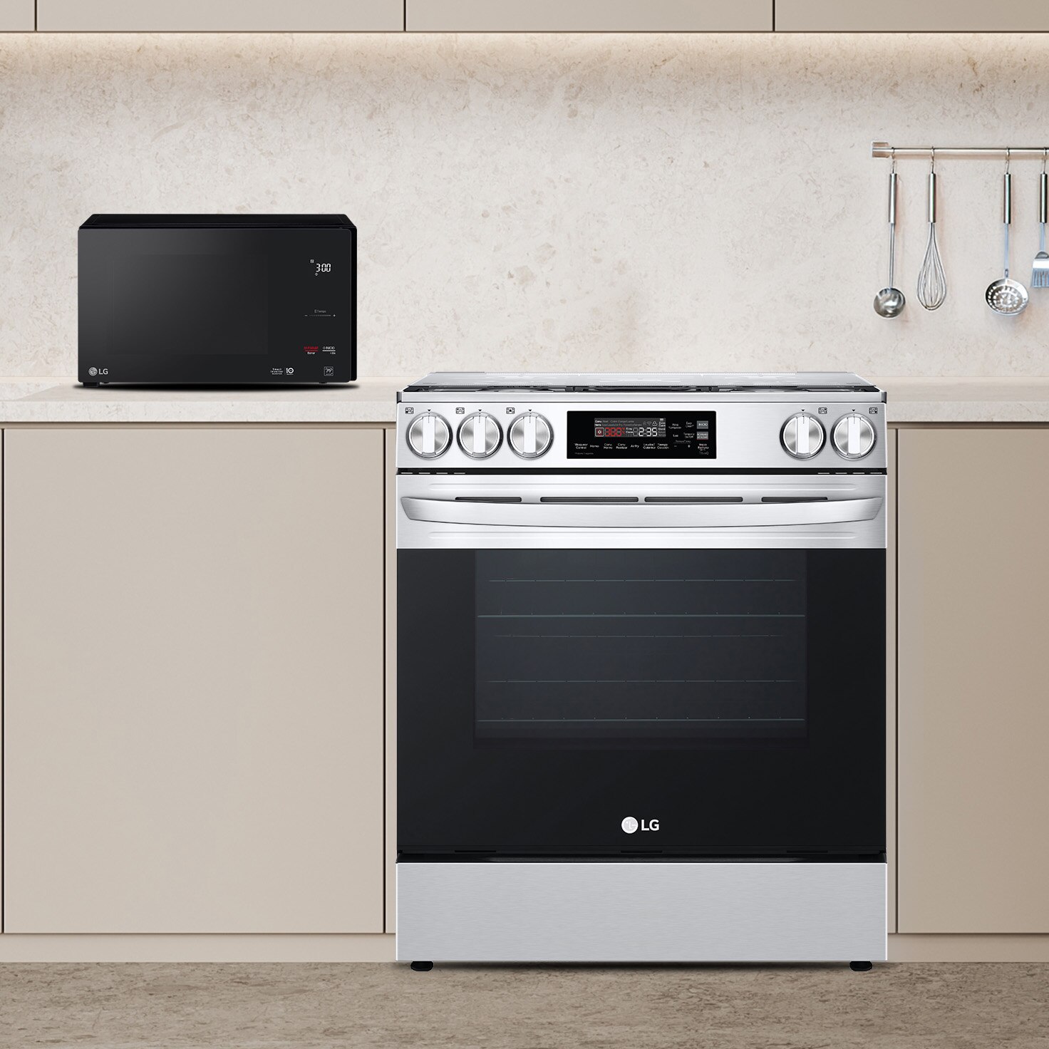 Imagen de estufa y microondas LG. Pulsa aquí para equipar tu cocina.