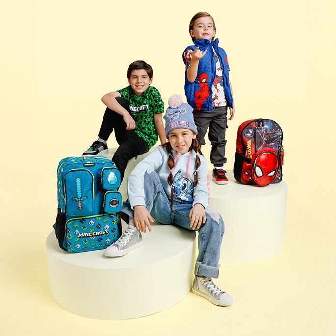 Outfits de temporada. Pulsa aquí para encontrar looks infantiles en tendencia.