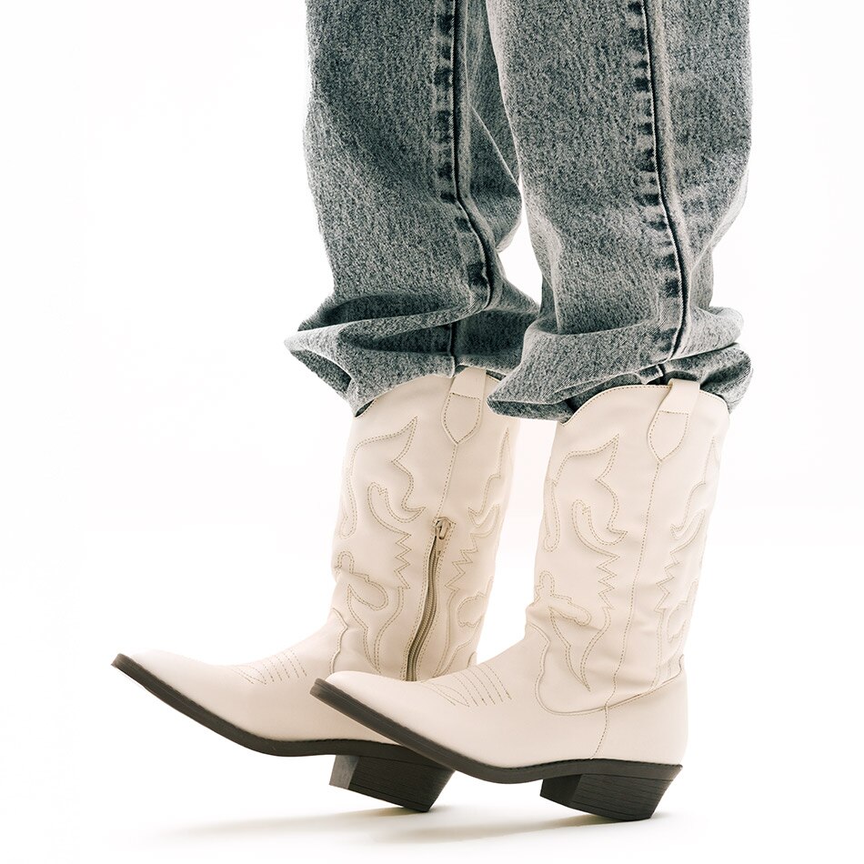 Calzado para mujer. Pulsa aquí para elegir tu par favorito.