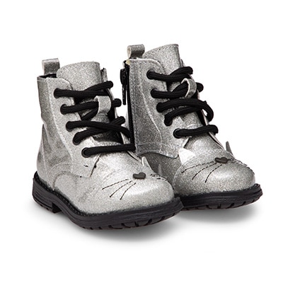 Calzado para niña. Pulsa aquí para comprar.