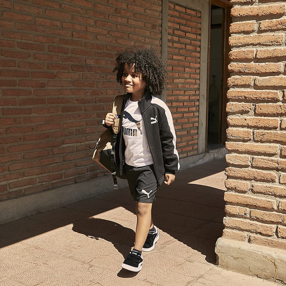 Pulsa aquí para conocer ropa deportiva infantil de la marca Puma.